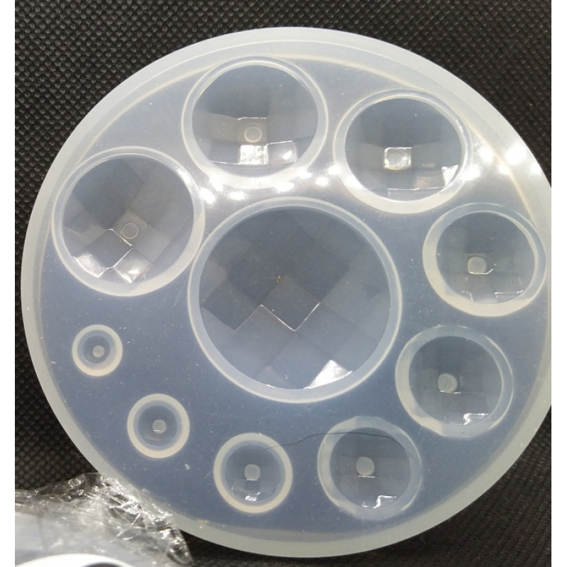 mal cabochon rond facet