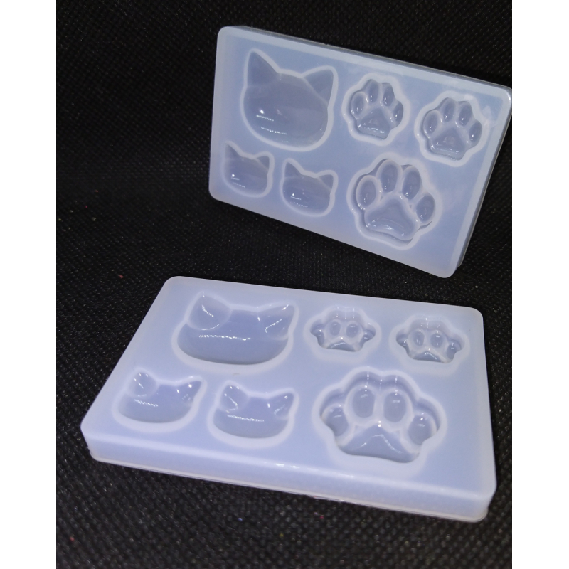 mal setje poezen kopje en pootjes